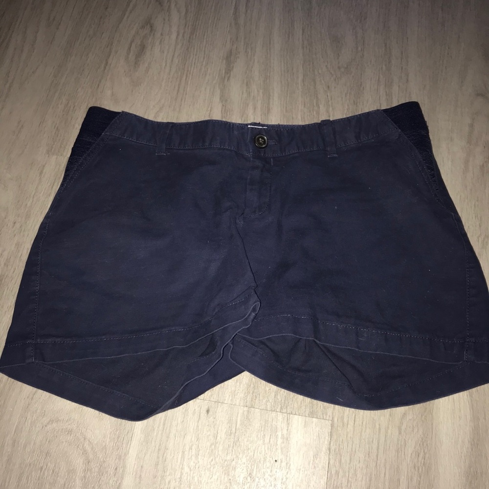 Set of 2 maternity shorts!